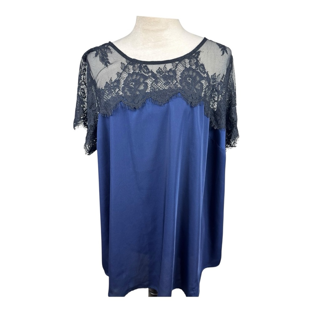 Torrid satin blue top with black lace size 1-1X/14-16 - Picture 2 of 11